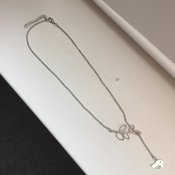 ⚜️[𝟯/$𝟭𝟯]⚜️Silver Dainty Leaf Dove Necklace New - Picture 5 of 8